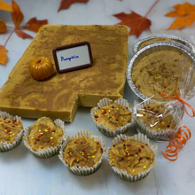 Load image into Gallery viewer, Pumpkin Pie Fudge Tins and Muffin-size Favors

