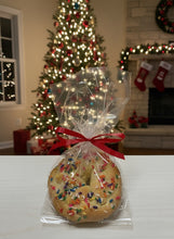 Load image into Gallery viewer, Sweetbread wreath shaped shortbread braided baked good
