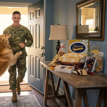 Load image into Gallery viewer, Gift basket of Macaroons, fudge, biscoti, chocolates, mixed nuts, cheddar pocorn, caramel popcorn and peanut brittle and candy
