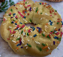 Load image into Gallery viewer, Sweet Bread Wreaths - 6.4 oz
